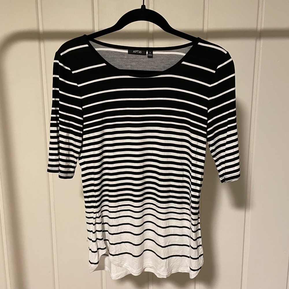 Apt 9 3/4 Sleeve Ombré Black & White Stripe Crew Neck Shirt